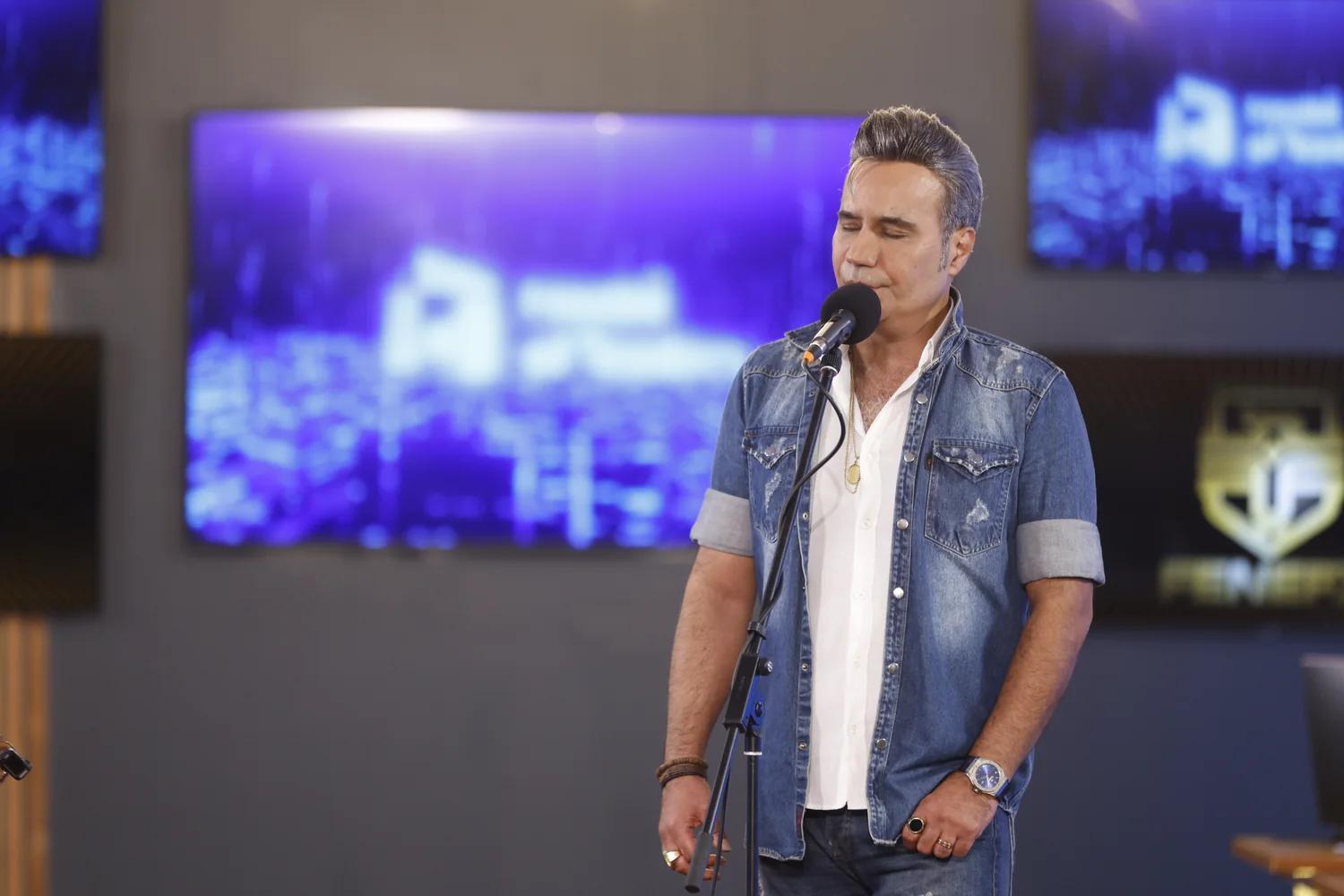 A live performance at the House of Traders event